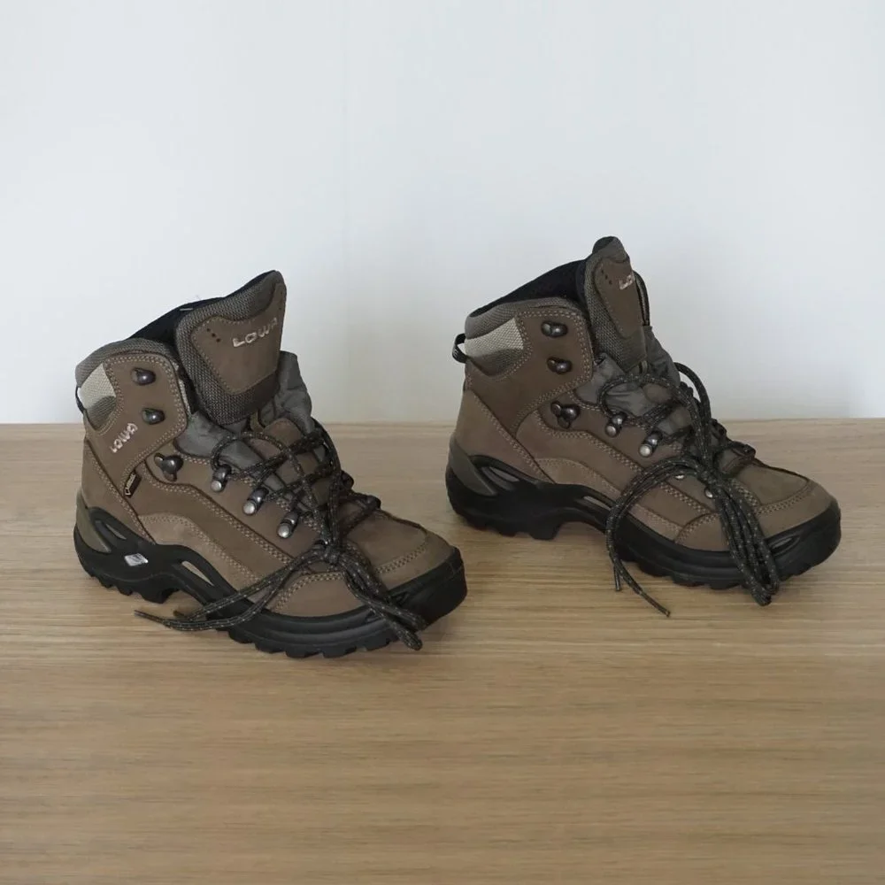 [NEW] Lowa Renegade GTX Mid Hiking Boots Women's, Stein Stone, Size 6